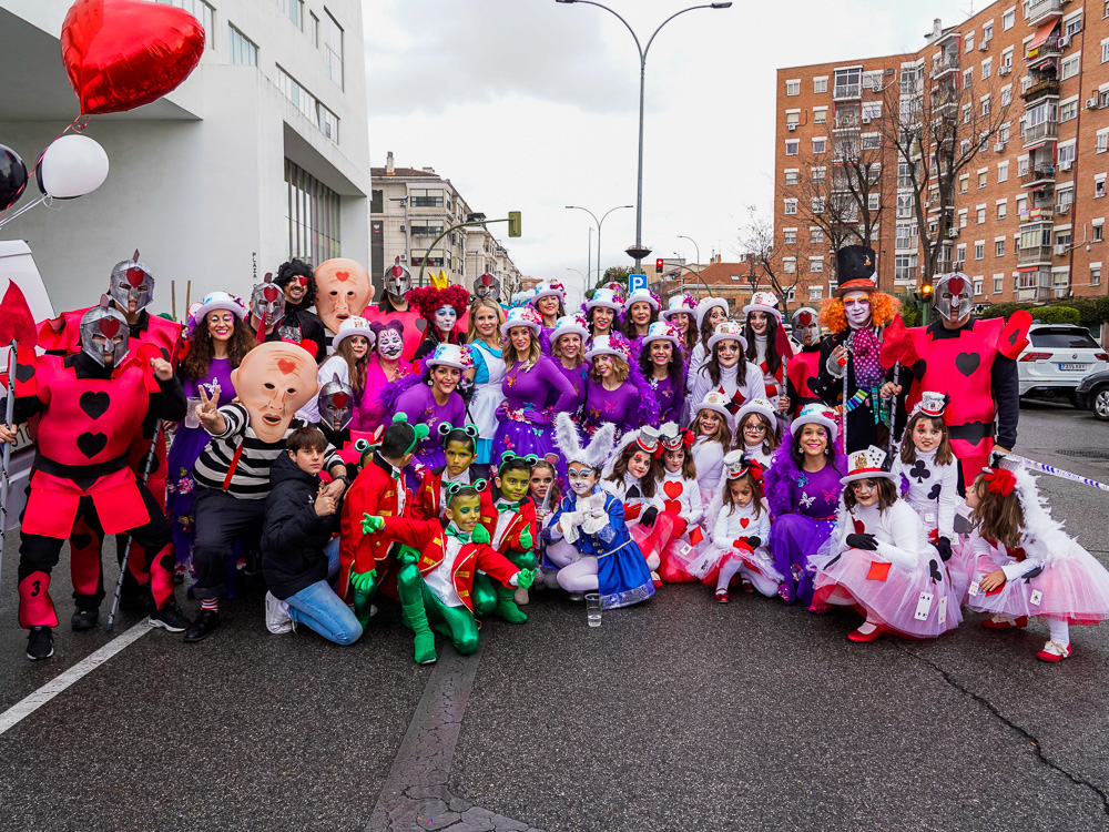 Carnavales 2022 - Desfile Grandes Grupos: Sexto Premio: Peña El Resbalón – Alicia en el País de las Maravillas