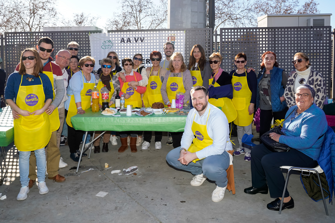Masiva participación de los torrejoneros en el Día de la Tortilla - Asociaciones