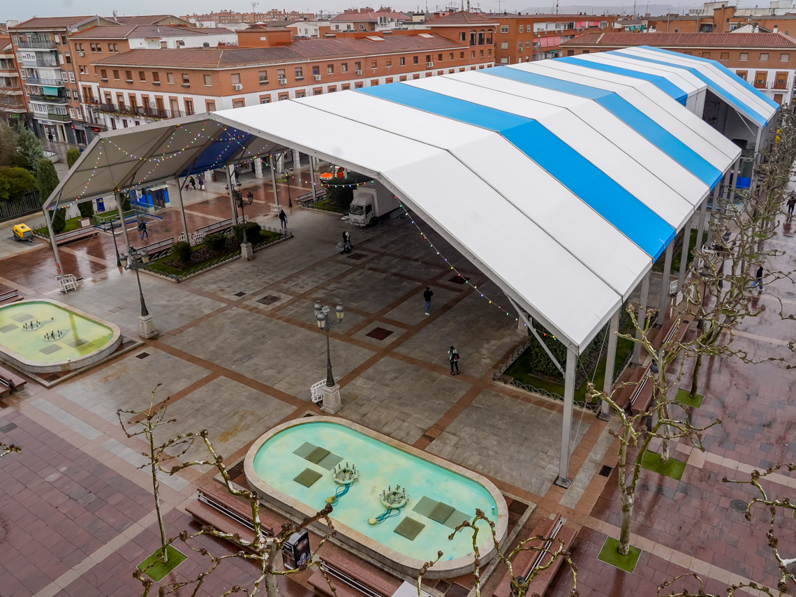 Carpa instalada en la Plaza Mayor 