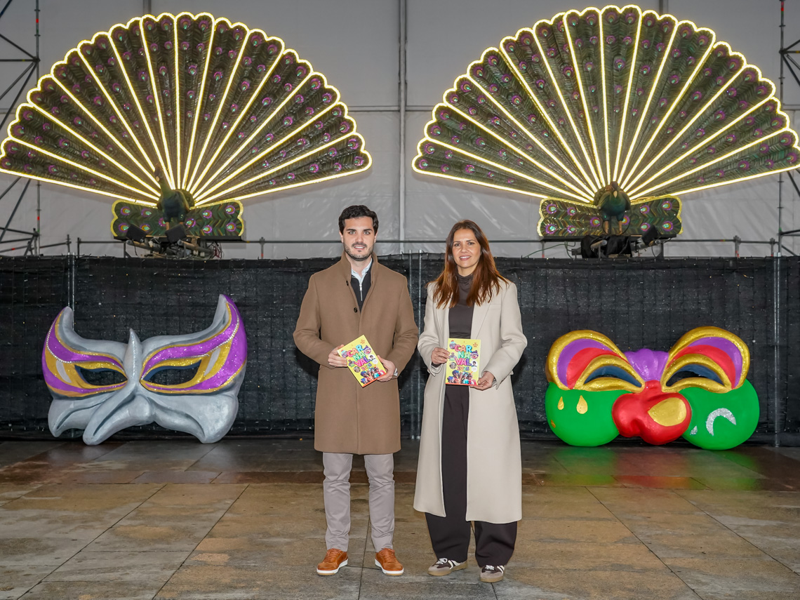 El alcalde, Alejandro Navarro Prieto, y la concejala de Igualdad y Festejos, María Eugenia Gil, han presentado el amplio y variado programa del Carnaval torrejonero