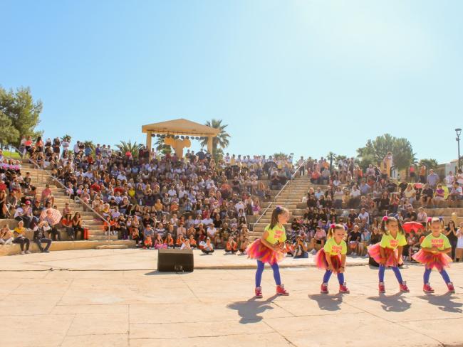 Exhibición de baile del Grupo Deseos Danza