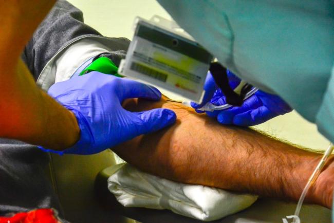 Uno de los requisitos para poder donar sangre es tener más de 18 años