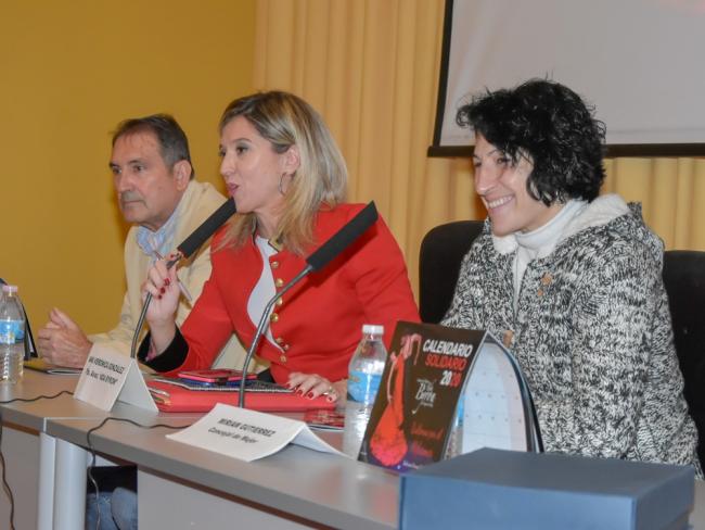 Presentado el calendario solidario de la Asociación de Mujeres de Torrejón de Ardoz ‘Ada Byron’ realizado a favor de la Asociación de Familiares y Enfermos de Alzheimer de la localidad (Torrafal)