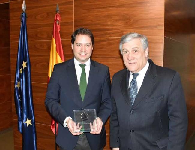 ANTONIO TAJANI, PRESIDENTE DEL PARLAMENTO EUROPEO, SE REÚNE CON EL ALCALDE DE TORREJÓN TRAS EL RECONOCIMIENTO DE CAPITAL EUROPEA DE LA NAVIDAD 2018
