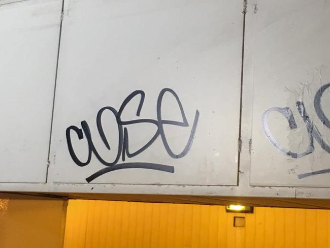 La Policía Local de Torrejón intercepta  a varias personas por realizar pintadas vandálicas