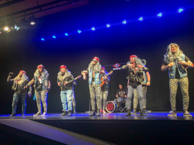 La escuela de baile Seren Dance organizó el pasado sábado 15 de febrero el festival "Danzando contra el cáncer infantil"