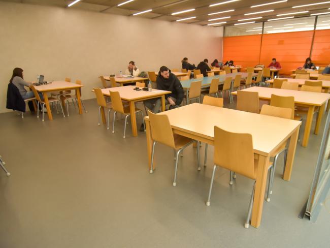 El Ayuntamiento de Torrejón de Ardoz invierte en mejoras de mantenimiento en los centros culturales, de mayores y bibliotecas, destacando la nueva climatización de la Biblioteca Central