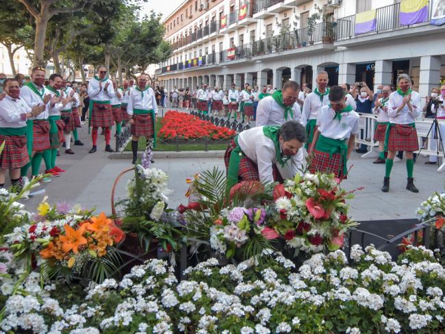 Homenaje de las peñas y asociaciones de Torrejón de Ardoz a las Fiestas Populares al no poder celebrarse este año 