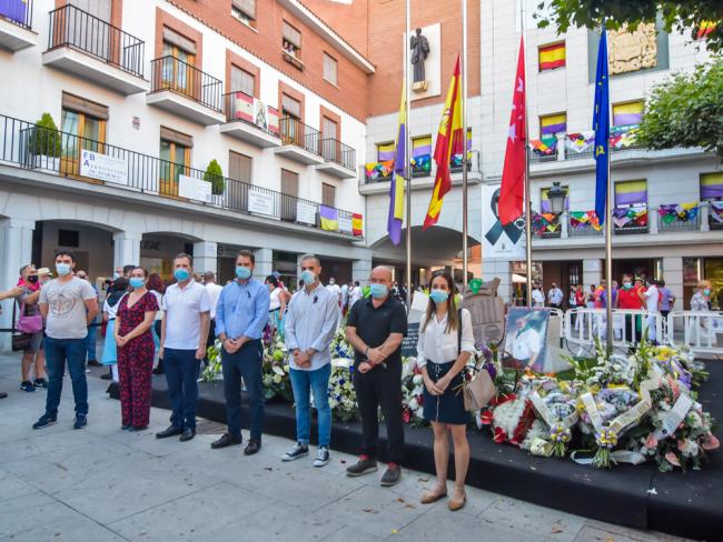 Homenaje de las peñas y asociaciones de Torrejón de Ardoz a las Fiestas Populares al no poder celebrarse este año 