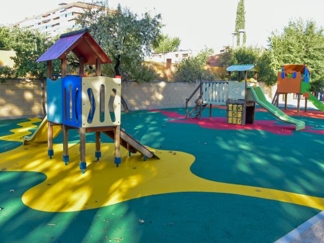 El alcalde de Torrejón visita las mejoras realizadas durante el verano con el programa “El Ayuntamiento Mejora los Colegios Públicos” con el que se han invertido más de 750.000 euros