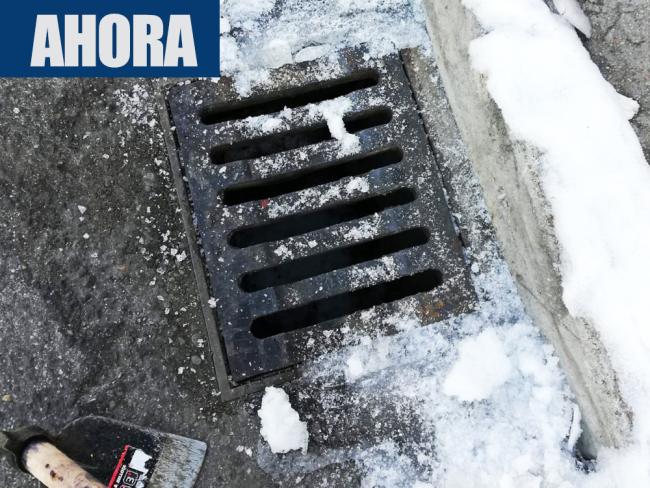 El Ayuntamiento está dejando al descubierto de nieve y hielo el alcantarillado de la ciudad, en la medida de lo posible