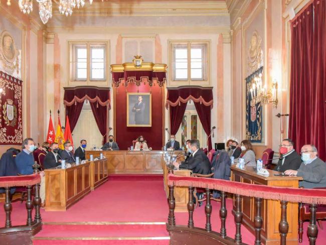 Reunión de trabajo entre el alcalde de Torrejón de Ardoz y la ministra de Industria, Comercio y Turismo