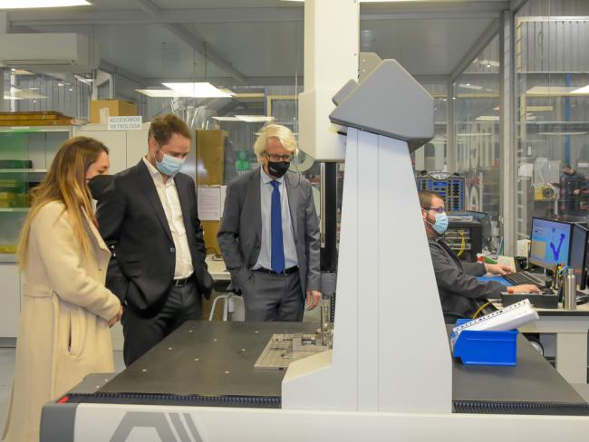 El alcalde, Ignacio Vázquez, visita el Instituto Nacional de Técnica Aeroespacial (INTA) y la empresa Ramem