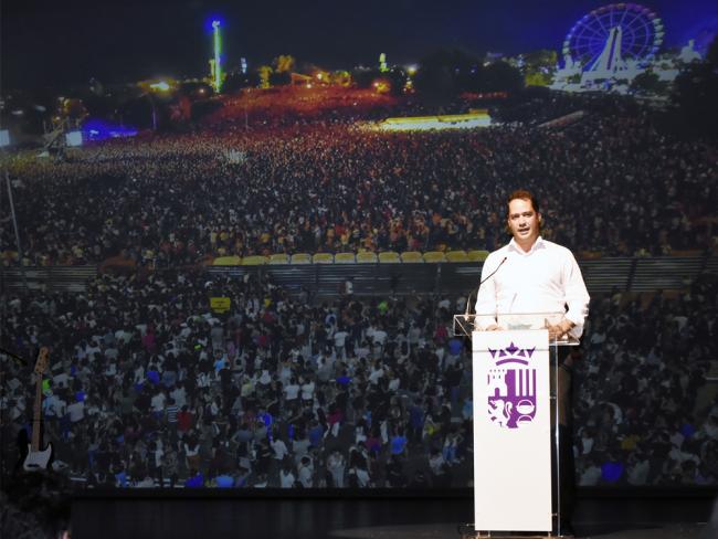 Un emotivo homenaje a las Peñas y a las Fiestas de Torrejón de Ardoz se celebró ayer en el Teatro Municipal, ante la suspensión de las Fiestas Populares por la pandemia 