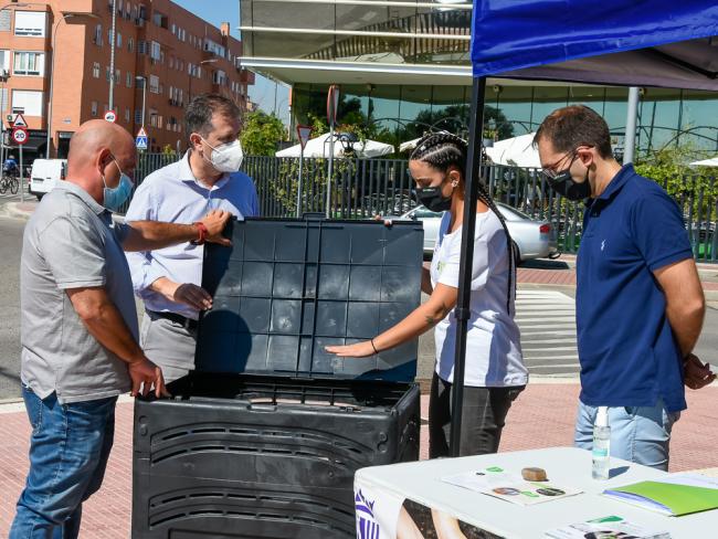 El Ayuntamiento invita a los torrejoneros a convertir sus residuos orgánicos en abono para hacer una ciudad más sostenible y ecológica