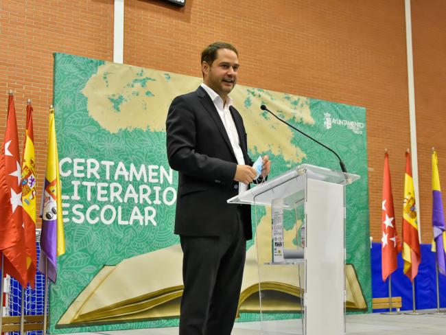 Entregados los premios del XXI Certamen Literario Escolar de Poesía y Relato en el que han participado un total de 4.757 alumnos de 23 centros educativos de la ciudad 