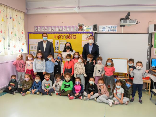 Visita del alcalde al colegio Antonio Machado