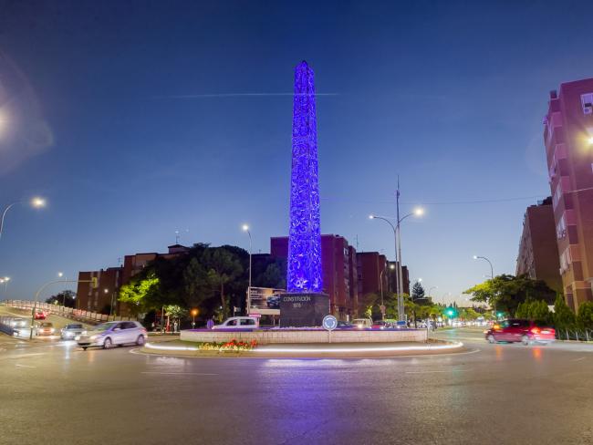 Rotonda avenida Constitución con avenida Fronteras
