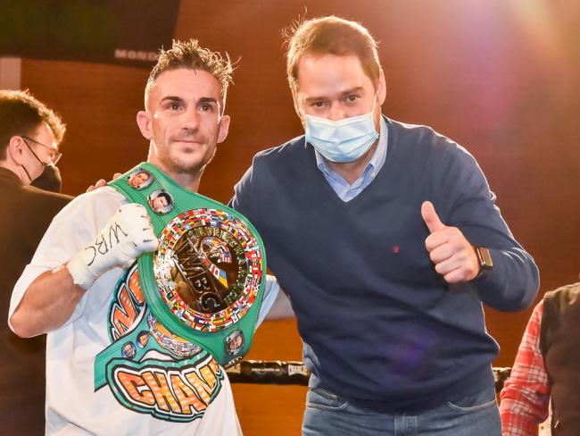 La teniente de alcalde y concejala de Mujer, Miriam Gutiérrez, venció a los puntos por decisión unánime a Aleksandra Ivanovic en la velada de boxeo que tuvo lugar el pasado sábado en Torrejón de Ardoz 