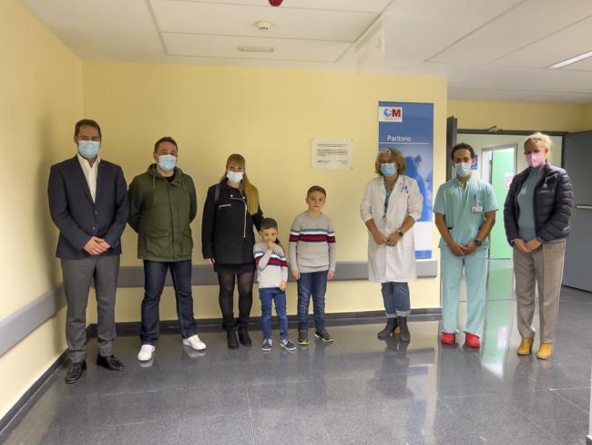 Homenaje al primer bebé nacido en el Hospital Universitario de Torrejón