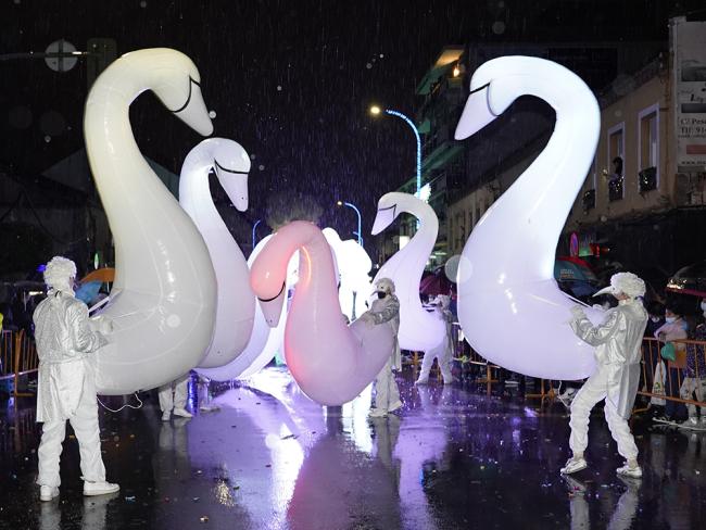 Torrejón de Ardoz hizo un espectacular recibimiento a Sus Majestades los Reyes Magos con la Gran Cabalgata de Reyes de Luz, a pesar de la lluvia  