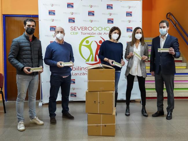 Torrejón de Ardoz realiza una segunda entrega de cerca de 30.000 test de antígenos gratuitos, esta vez a toda la comunidad educativa de la ciudad: escuelas infantiles, colegios e institutos