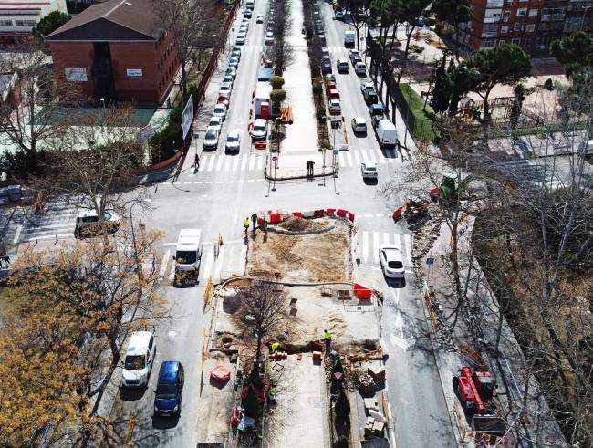 Iniciadas las obras para construir una gran rotonda en la intersección de las calles La Plata y Cañada con el objetivo de mejorar la movilidad y la seguridad de peatones y conductores