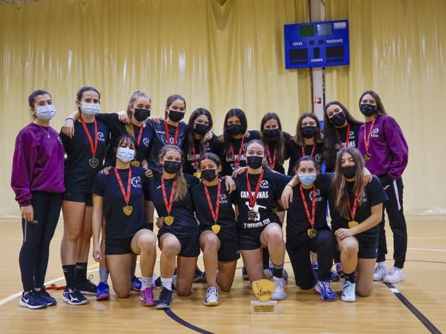 Los equipos del Club Balonmano Torrejón recibieron sus trofeos por los éxitos de la temporada 2021-2022