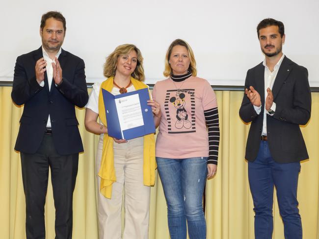 Entrega de convenios a distintas asociaciones de la ciudad