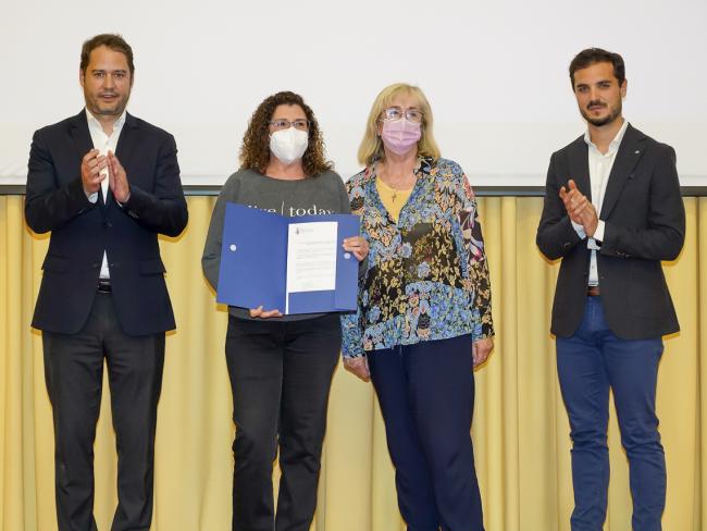 Entrega de convenios a distintas asociaciones de la ciudad