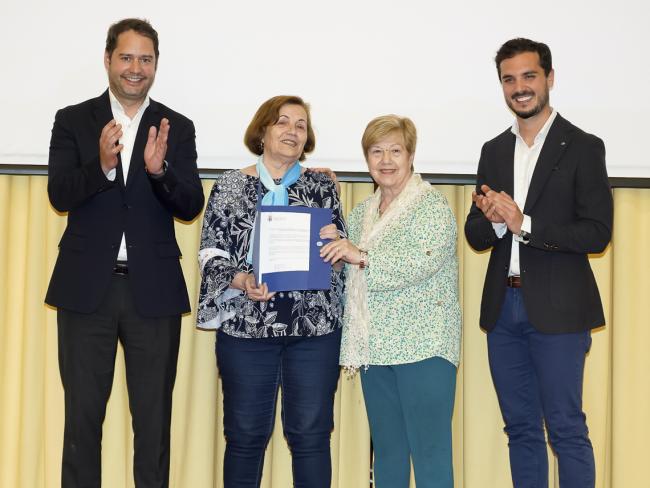 Entrega de convenios a distintas asociaciones de la ciudad