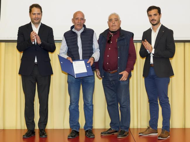Entrega de convenios a distintas asociaciones de la ciudad