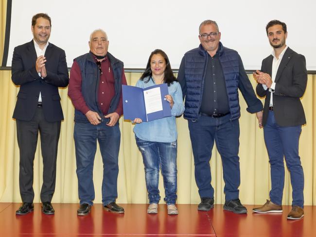 Entrega de convenios a distintas asociaciones de la ciudad
