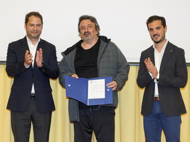 Entrega de convenios a distintas asociaciones de la ciudad