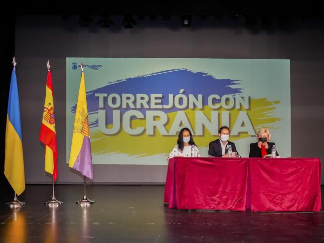 Torrejón de Ardoz se vuelca con Ucrania con tres tráilers de ayuda humanitaria y recaudando más de 75.000 euros para la compra de material