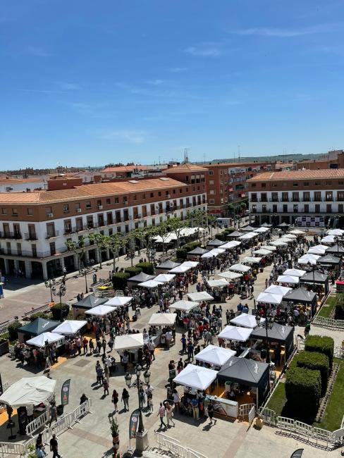 Éxito rotundo de “Saborea Torrejón” que ha dejado un gran sabor de boca durante este fin de semana en la Plaza Mayor, donde se pudo disfrutar de una gran variedad de tapas