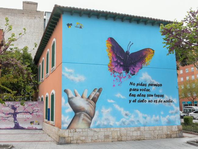 Mujer vuela libre