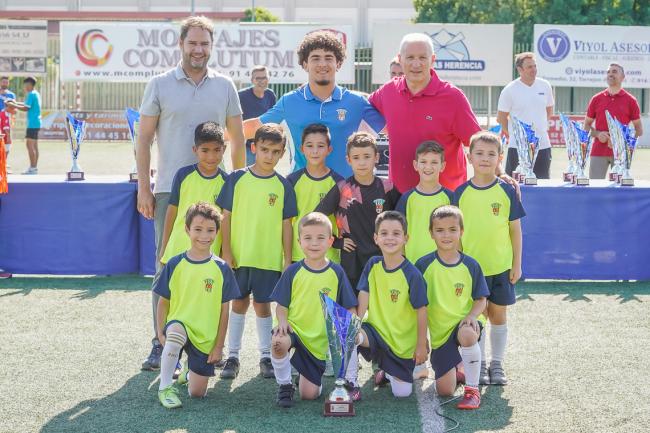 Entregas de premios competiciones locales de fútbol 7
