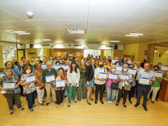 Torrejón de Ardoz apuesta por reducir la brecha digital entre los mayores de la ciudad con talleres gratuitos encaminados a acercar las nuevas tecnologías a este colectivo