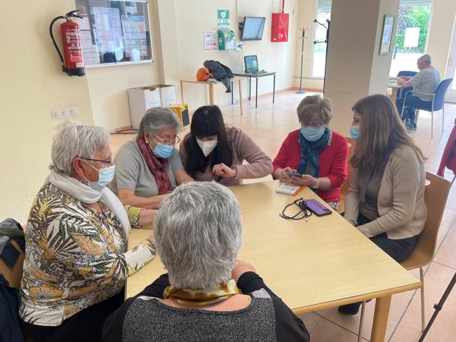Torrejón de Ardoz apuesta por reducir la brecha digital entre los mayores de la ciudad con talleres gratuitos encaminados a acercar las nuevas tecnologías a este colectivo
