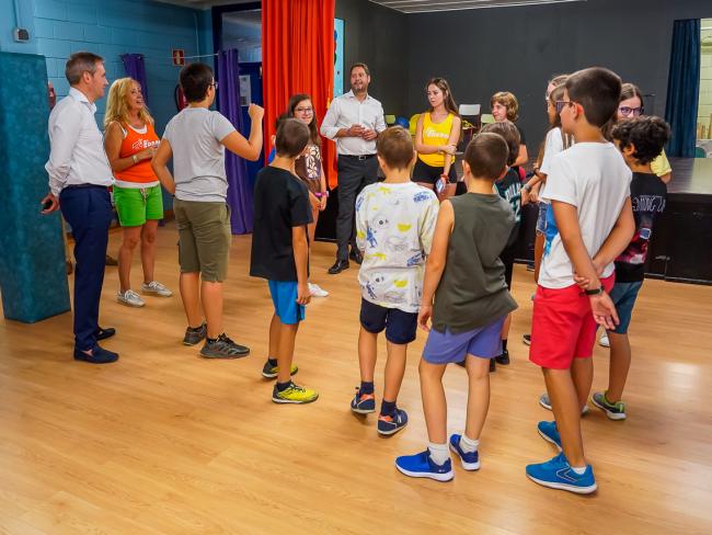 Más de 2.300 menores participan en las actividades de verano que organiza la Concejalía de Educación del Ayuntamiento de Torrejón de Ardoz, como las Colevacaciones y los distintos campamentos para los que todavía quedan plazas libres 