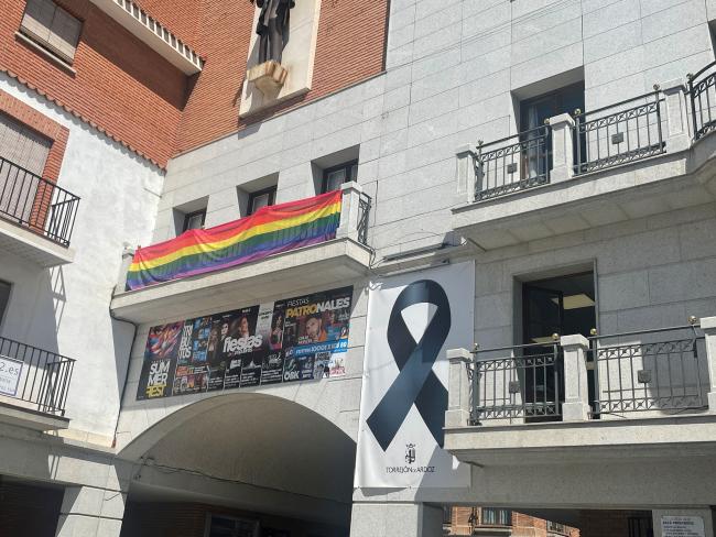 El Ayuntamiento de Torrejón de Ardoz aprueba por unanimidad de Alcaldía y de todos los grupos con representación municipal una declaración institucional con motivo del Día del Orgullo LGTBI 2022