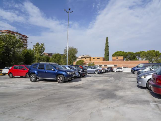 El Ayuntamiento de Torrejón construye un nuevo aparcamiento gratuito en el Parque de Cataluña con 64 plazas para vehículos y dos zonas para motos