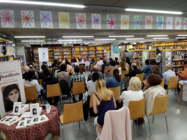 Las escritoras de Torrejón de Ardoz, Eugenia Blanco y Beatriz Arroyo presentaron sus últimas creaciones 