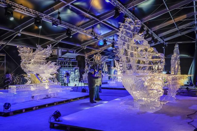El primer Festival Internacional de Esculturas de Hielo, Ice Festival, con la mayor exposición de figuras de hielo de Europa se puede visitar en Mágicas Navidades, el mejor y mayor Parque de la Navidad de España