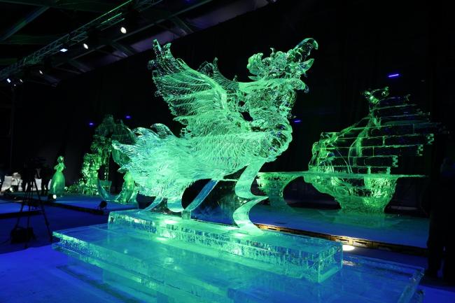 El primer Festival Internacional de Esculturas de Hielo, Ice Festival, con la mayor exposición de figuras de hielo de Europa se puede visitar en Mágicas Navidades, el mejor y mayor Parque de la Navidad de España