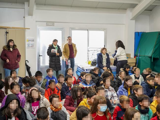Más de 1.500 alumnos de escuelas infantiles y colegios de Torrejón de Ardoz participan en la campaña “No hay derecho pequeño” que tiene como objetivo difundir y apoyar los derechos de la infancia