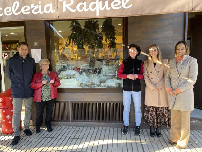 14 Premios Escaparates Barrios Pasteleria Raquel 1º Premio Escaparate mas innovador