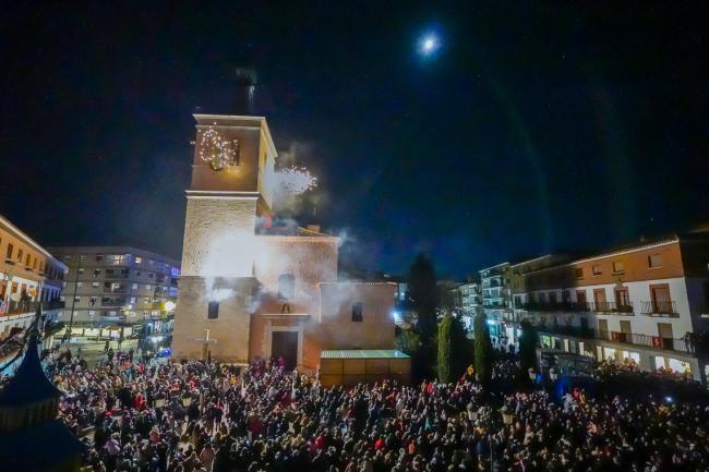 Gran Cabalgata de Reyes de Luz 2023 - Espectáculo aéreo Grupo Puja!