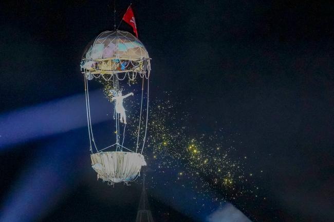 Gran Cabalgata de Reyes de Luz 2023 - Espectáculo aéreo Grupo Puja!